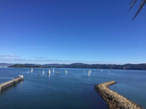 Private 1 bedroom with amazing sea views Lower Hutt